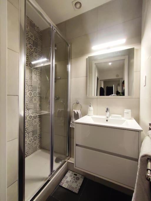 Appartement Proche Paris/Metro アニエール エクステリア 写真